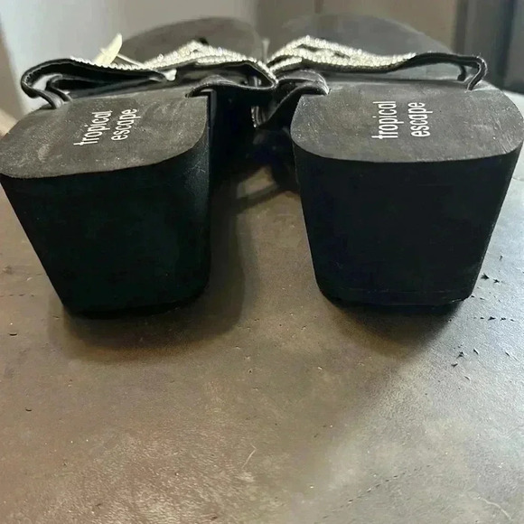 Tropical Escape Diamond wedge Sandles - NWT - Picture 7 of 7